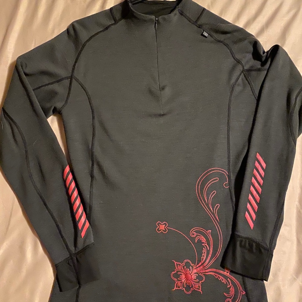 Helly Hansen base layer quarter zip shirt